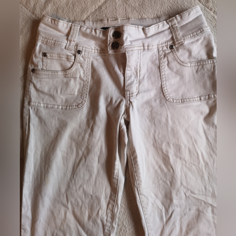 White pants - Picture 2 of 8